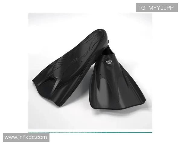 游泳配件选购指南：提升泳技与舒适度的必备工具介绍