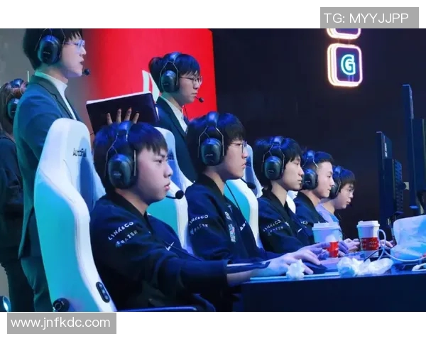 CSGO热议LNG战队技术争议引发玩家热烈讨论与反思